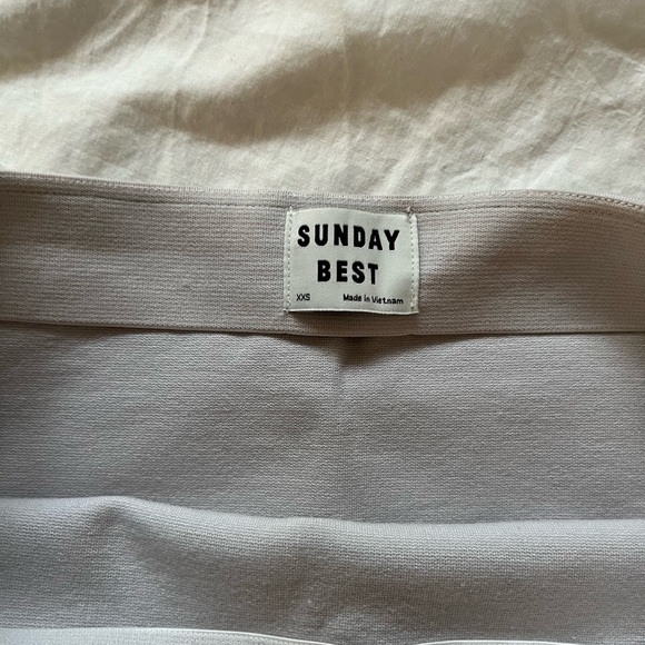 Aritzia skirt - Picture 4 of 4